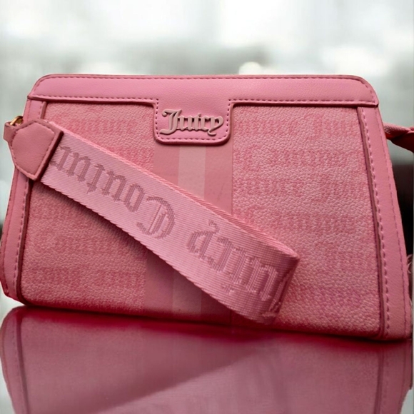 Juicy Couture Handbags - NEW Juicy Couture Pink Wrislet / Pouch Purse Handbag New with Tags 9"x6"